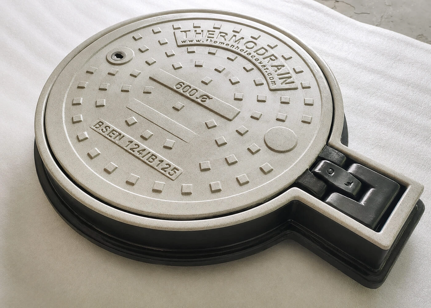 hinged-overhead-and-u-g-water-tank-covers